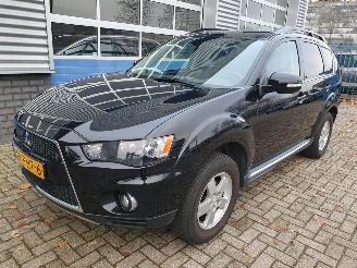 Damaged car Mitsubishi Outlander 2.0 Intro Edition Automaat 2011/1