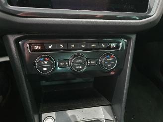 Volkswagen Tiguan 1.4 TSI Comfortline Business R-line picture 27