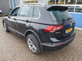 Volkswagen Tiguan 1.4 TSI Comfortline Business R-line picture 3