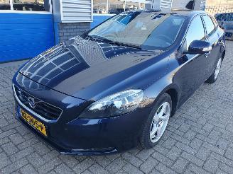 Unfallwagen Volvo V-40 2.0 D2 Kinetic Automaat 2016/1