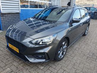 Damaged car Ford  Focus Wagon1.5 EcoBlue ST Line Business 2019/11