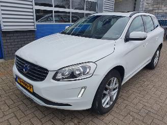 Schadeauto Volvo Xc-60 2.0 AUTOMAAT D4 FWD Summum 2015/9
