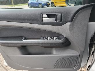Ford Focus 1.8 Limited schadevrij picture 13