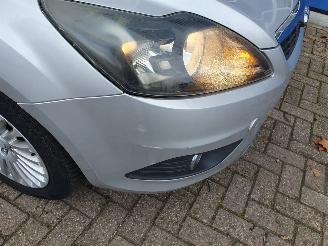 Ford Focus 1.8 Limited schadevrij picture 12
