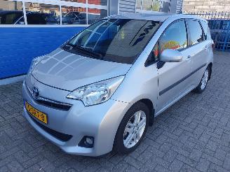 Vaurioauto  passenger cars Toyota Verso S Automaat 1.3 VVT-i Dynamic 2011/12