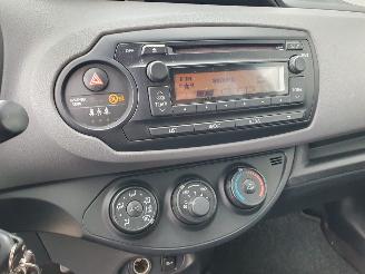 Toyota Yaris 1.0 VVT-i Style picture 18