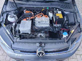 Volkswagen e-Golf  picture 9