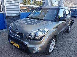 Schadeauto Kia Soul Automaat 1.6 Rhythm 2012/3
