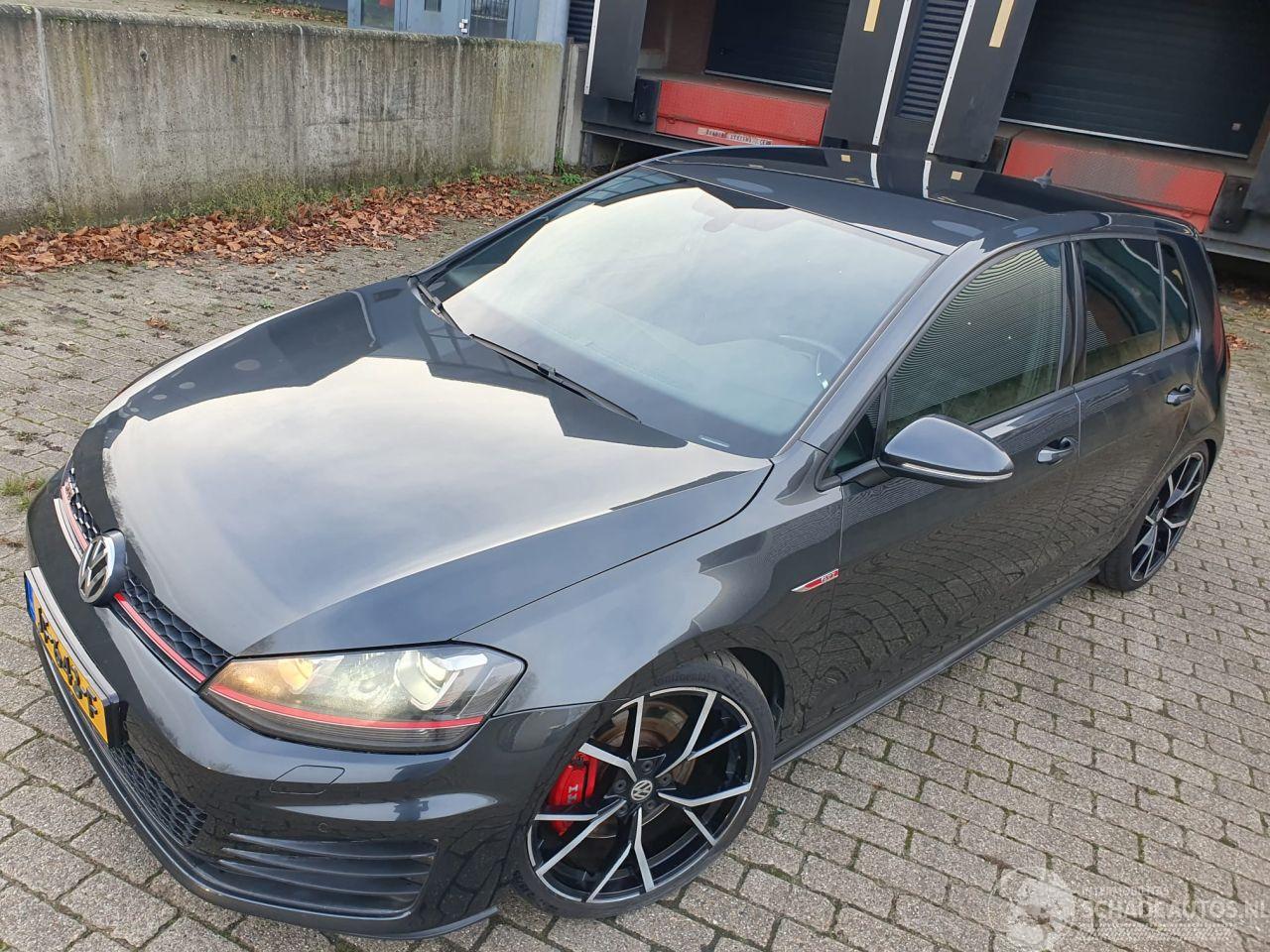 Volkswagen Golf 2.0 TSI GTI Performance DSG