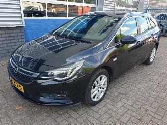Vaurioauto  passenger cars Opel Astra SPORTS TOURER 1.4 Edition 2016/7