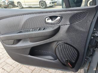 Renault Clio 0.9 TCe Limited picture 14