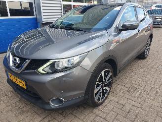 Damaged car Nissan Qashqai 1.2 Connect Edition 2014/6