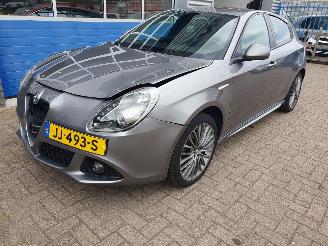 Vaurioauto  passenger cars Alfa Romeo Giulietta 1.4 Turbo MultiAir Automaat 2016/3