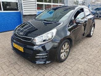 Damaged car Kia Rio 1.2 CVVT ExecutiveLine 2015/10