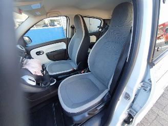 Renault Twingo 1.0 SCe Collection picture 12