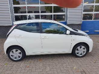 Toyota Yaris 1.0 VVT-i x picture 6