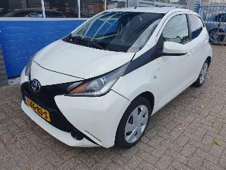 škoda osobní automobily Toyota Yaris 1.0 VVT-i x 2017/8