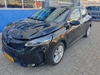 Damaged car Renault Clio E-TECH FULL HYBRID 1.6 145 evolution 2024/3