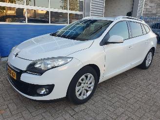 krockskadad bil auto Renault Mégane Estate 1.5 dCi Collection Schadevrij 2013/12