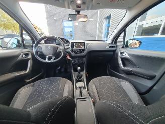 Peugeot 2008 1.2 PureTech Blue Lion picture 16