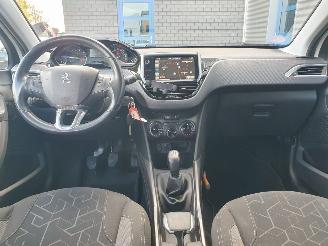 Peugeot 2008 1.2 PureTech Blue Lion picture 17
