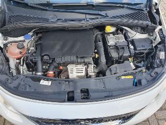 Peugeot 2008 1.2 PureTech Blue Lion picture 9