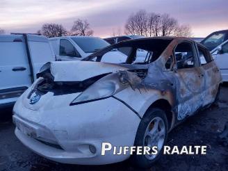 demontáž osobní automobily Nissan Leaf Leaf (ZE0), Hatchback, 2010 / 2017 Leaf 2013/11