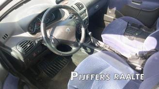 Peugeot 206 206 (2A/C/H/J/S), Hatchback, 1998 / 2012 1.4 16V picture 8