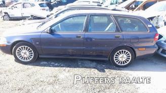 Vrakbiler auto Volvo V-40 V40 (VW), Combi, 1995 / 2004 1.8 16V 2003/5