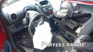 Peugeot 107 107, Hatchback, 2005 / 2014 1.0 12V picture 6