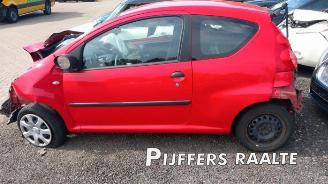 Peugeot 107 107, Hatchback, 2005 / 2014 1.0 12V picture 1