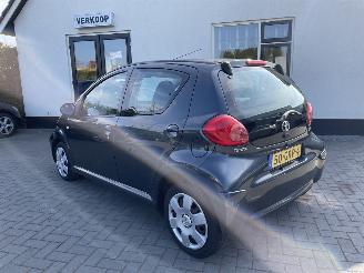 Schadeauto Toyota Aygo 1.0-12V + 5.drs airco N.A.P NL AUTO 2008/9