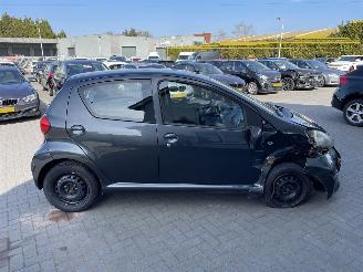 Toyota Aygo 1.0-12V + 5.drs airco N.A.P NL AUTO picture 4