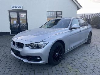 Avarii autoturisme BMW 3-serie 318i Executive AUTOMAAT N.A.P NL AUTO PRACHTIG!!! 2017/8