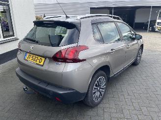 Peugeot 2008 1.2 PureTech Active AUTOMAAT N.A.P PRACHTIG!!! NL AUTO picture 3