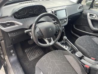 Peugeot 2008 1.2 PureTech Active AUTOMAAT N.A.P PRACHTIG!!! NL AUTO picture 8