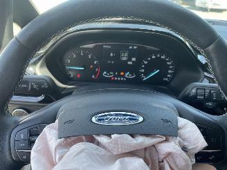 Ford Fiesta 1.0 EcoBoost Titanium X AUTOMAAT N.A.P NL AUTO PRACHTIG!!! picture 10