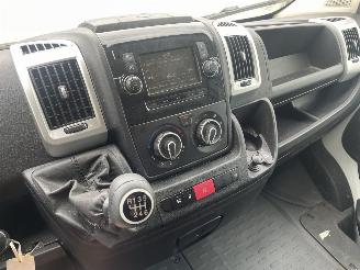 Peugeot Boxer 330 2.2 BlueHDi 140 L1H1 Premium N.A.P NL BUS PRACHTIG!!! picture 9