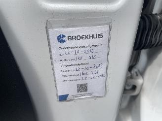 Peugeot Boxer 330 2.2 BlueHDi 140 L1H1 Premium N.A.P NL BUS PRACHTIG!!! picture 12