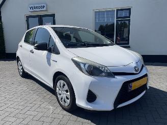 Schadeauto Toyota Yaris 1.5 Full Hybrid Comfort 2013/5