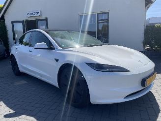Damaged car Tesla Model 3 RWD 60 kWh N.A.P NL AUTO PRACHTIG!!!! 2024/2