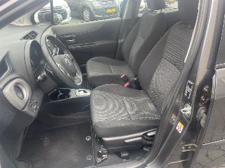 Toyota Yaris 1.3 VVT-i Aspiration AUTOMAAT N.A.P NL AUTO picture 10