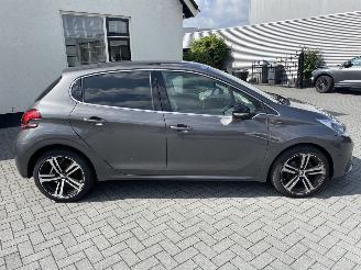 Peugeot 208 1.2 PureTech GT-Line AUTOMAAT PRACHTIG!!! picture 2