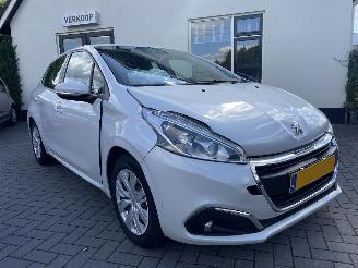 škoda osobní automobily Peugeot 208 1.2 PureTech Blue Lion N.A.P NL AUTO PRACHTIG!!! 2016/4