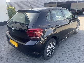 Volkswagen Polo 1.0 MPI Comfortline N.A.P NL AUTO picture 2