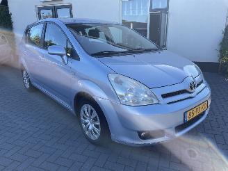 Avarii autoturisme Toyota Corolla-verso 1.8 VVT-i Sol n.a.p nl auto 2005/1