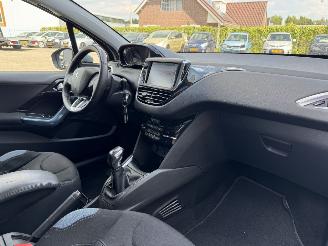 Peugeot 208 1.6 VTI  ALLURE picture 15