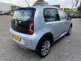 Volkswagen Up! 1.0 CROSS UP! picture 6
