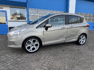 Vaurioauto  passenger cars Ford B-Max 1.0 TITANIUM 2013/2