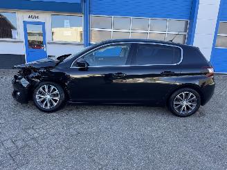 Peugeot 308 1.2 PURE TECH  ALLURE picture 9